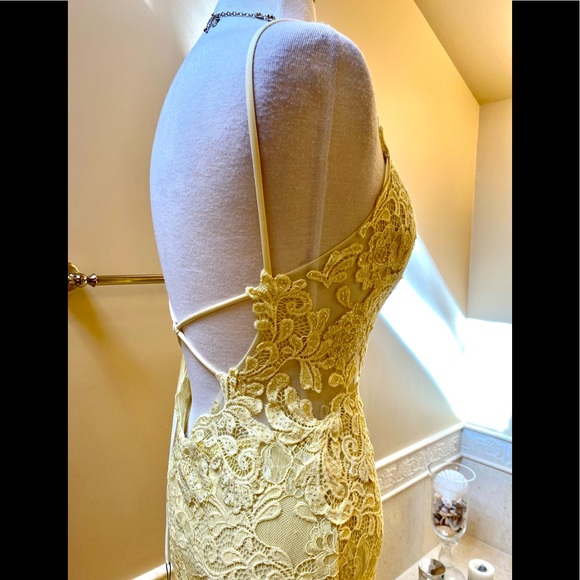 NWT La Femme Gorgeous Pale Yellow Sexy Rhinestone Encrusted Lace Hi Slit Gown 4 - Picture 8 of 15